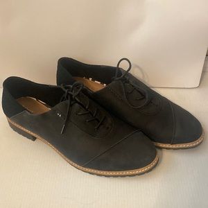 TOMS Oxford Size 10 Women